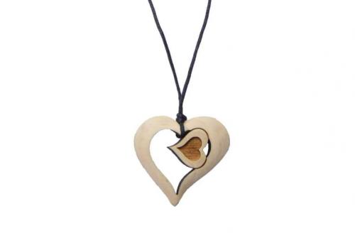Artikelbild des Artikels “Zirben Kette Ornament “